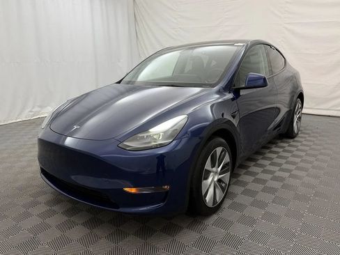 Used 2023 Tesla Model Y Long Range AWD/4WD image 2