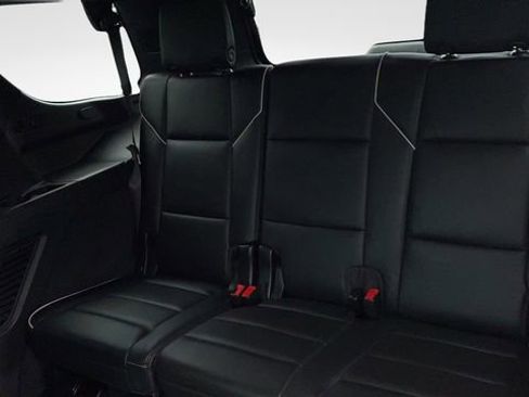 Used 2023 Cadillac Escalade Premium Luxury AWD/4WD image 14