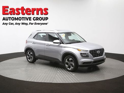 Used 2025 Hyundai Venue SEL FWD image 49