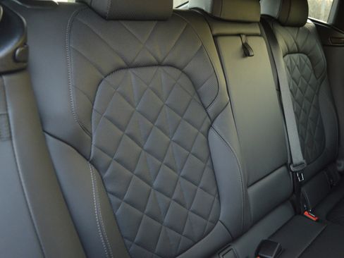 Certified 2025 BMW X6 xDrive40i image 34