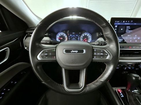 Used 2022 Jeep Compass Limited image 11