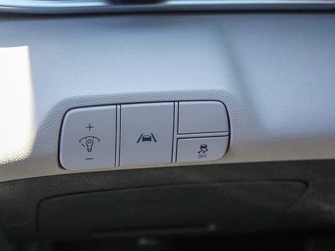 Certified 2023 Hyundai Elantra Limited image 29