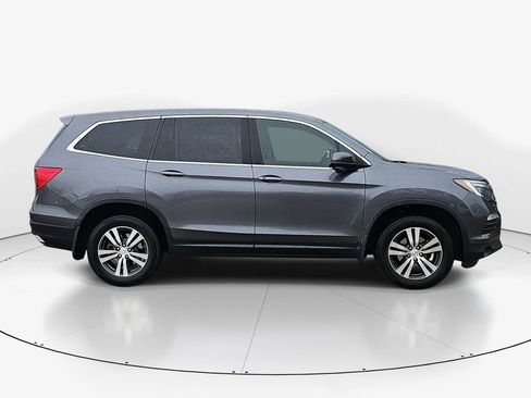 Used 2017 Honda Pilot EX image 9