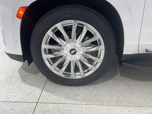 Used 2021 Cadillac Escalade Premium Luxury w/ Driver Assist Tech Package image 41