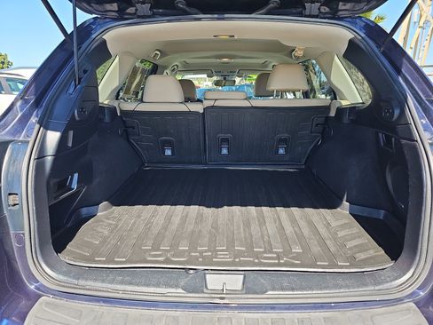 Used 2018 Subaru Outback 2.5i Limited image 12