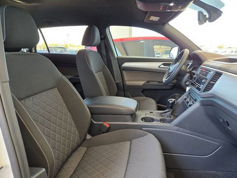 Used 2021 Volkswagen Atlas Cross Sport S image 24