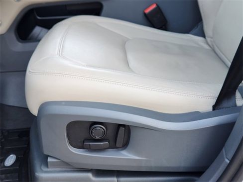 Used 2024 Land Rover Defender 110 S image 21