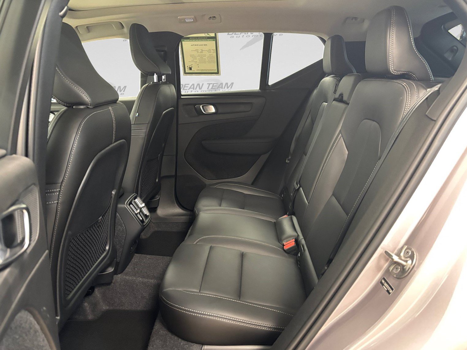 Used 2026 Volvo XC40 B5 Plus AWD/4WD image 12