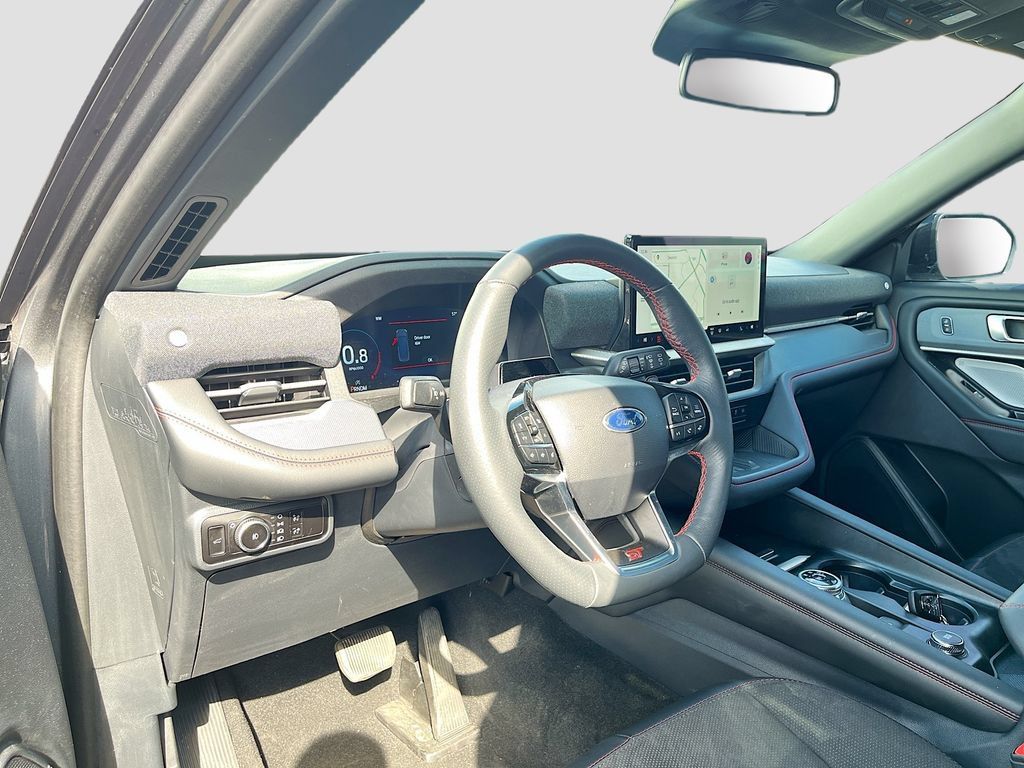 Used 2025 Ford Explorer ST AWD/4WD image 9
