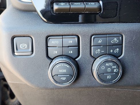 Used 2024 Chevrolet Silverado 3500 High Country w/ Technology Package image 18