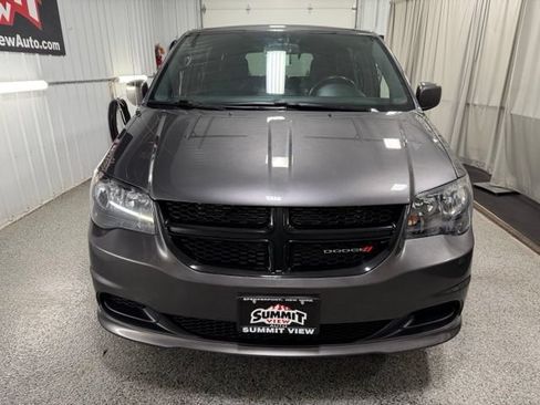 Used 2016 Dodge Grand Caravan SE FWD image 2