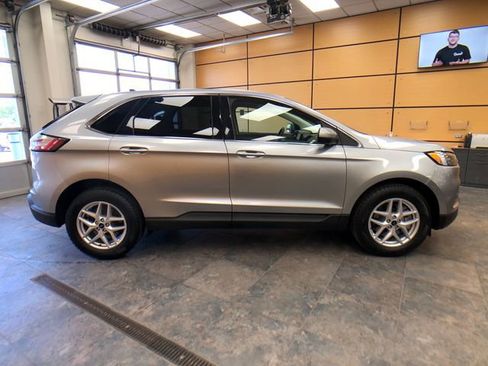 Certified 2024 Ford Edge SEL w/ Convenience Package AWD/4WD image 8