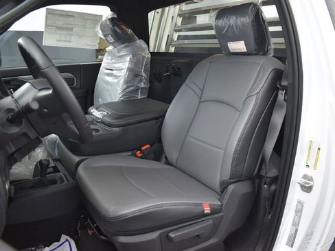 New 2024 RAM 2500 Tradesman w/ Chrome Appearance Group image 12