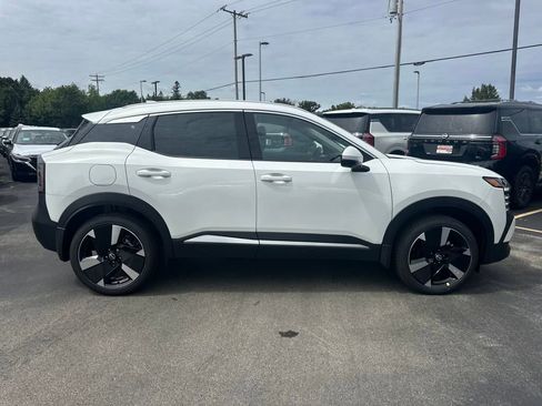 New 2025 Nissan Kicks SR w/ SR Premium Package image 6