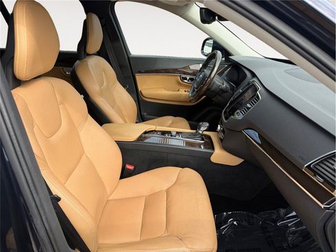Used 2016 Volvo XC90 T6 Momentum w/ Momentum Plus Package AWD/4WD image 15