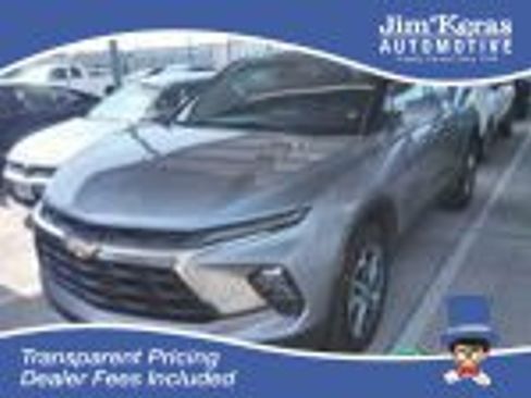 Used 2025 Chevrolet Blazer LT FWD image 1