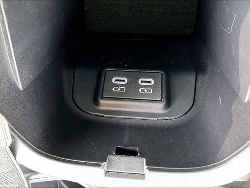 Used 2023 Toyota RAV4 XLE Premium image 16