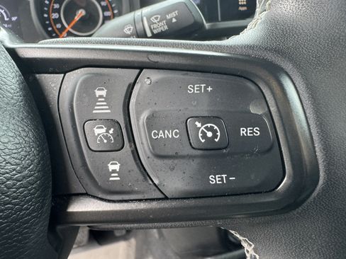 Used 2025 Jeep Gladiator Sport AWD/4WD image 31