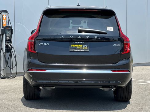 New 2025 Volvo XC90 B6 Ultra w/ Protection Package Premier AWD/4WD image 4