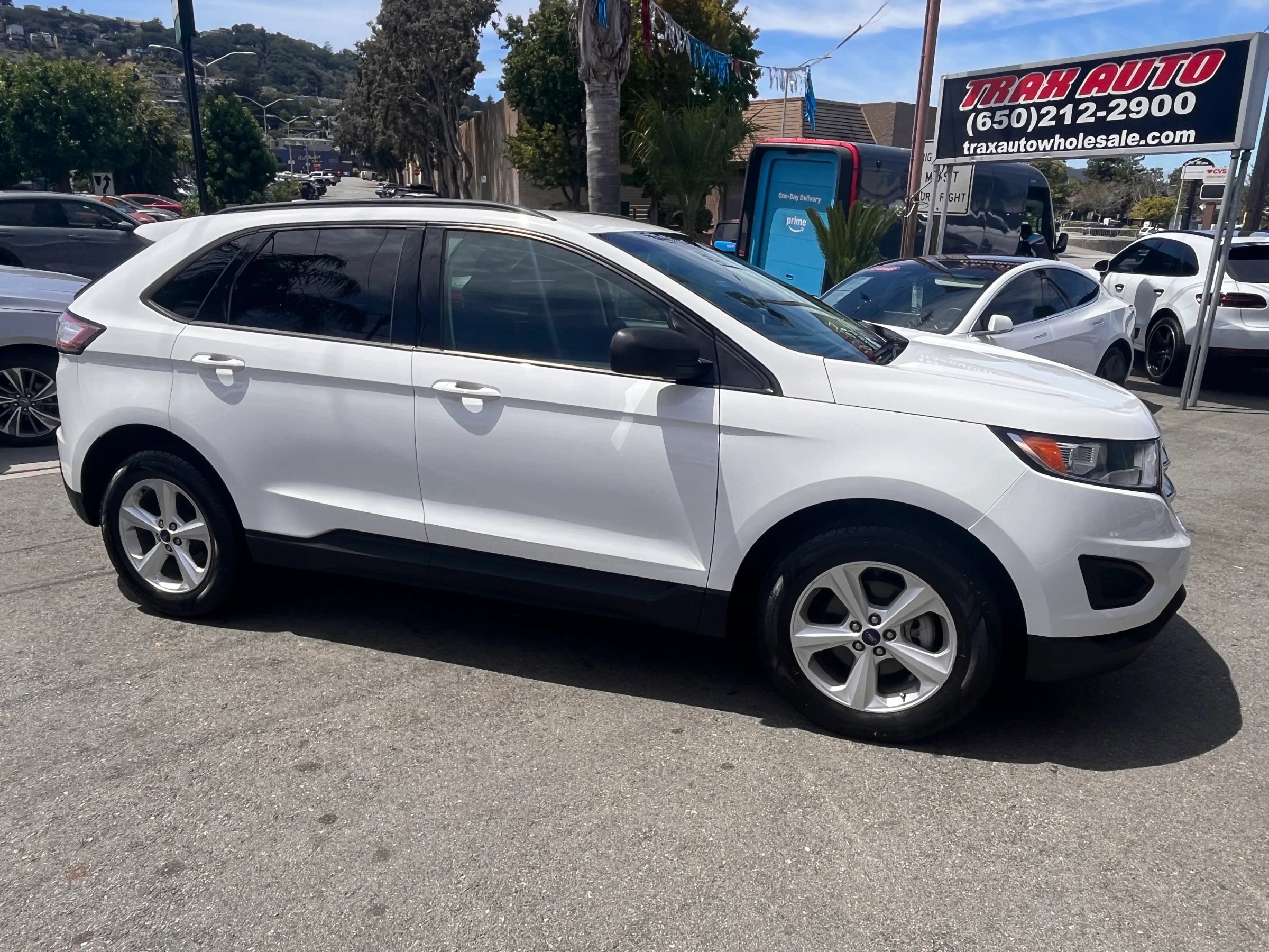 Used 2018 Ford Edge SE FWD image 1