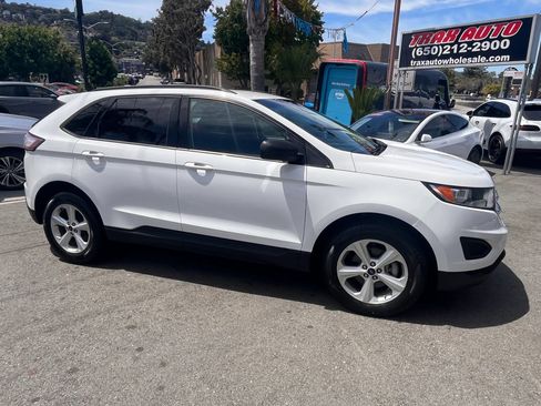 Used 2018 Ford Edge SE FWD image 1