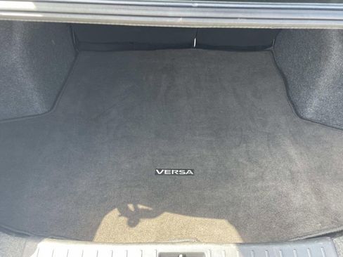 Used 2022 Nissan Versa SV FWD image 11