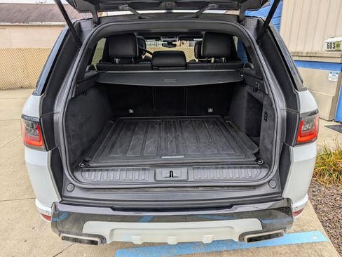 Used 2018 Land Rover Range Rover Sport HSE Dynamic image 9