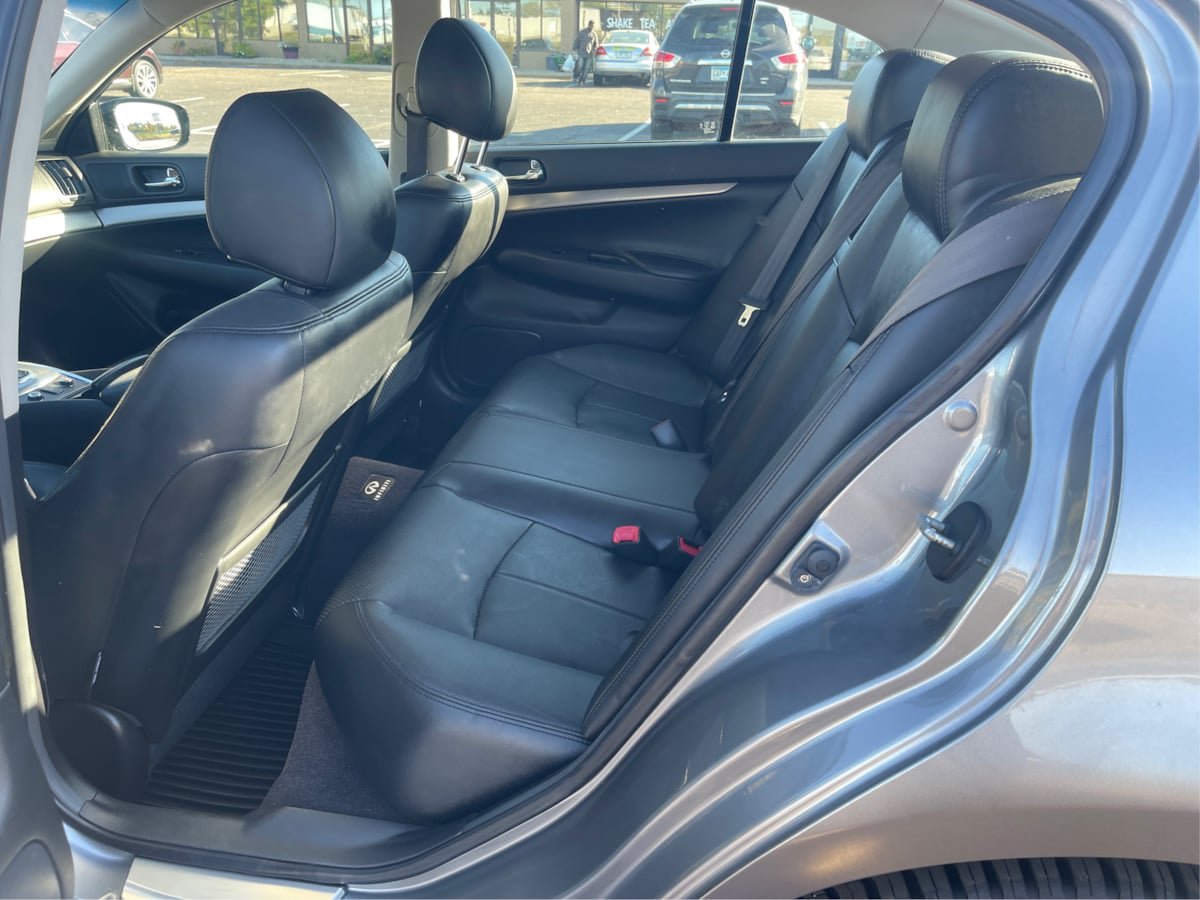 Used 2011 INFINITI G37 x Sedan w/ Premium Pkg AWD/4WD image 10