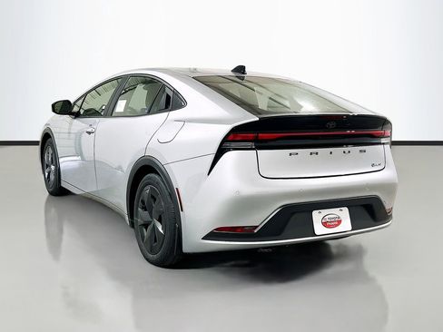 New 2026 Toyota Prius LE FWD image 6
