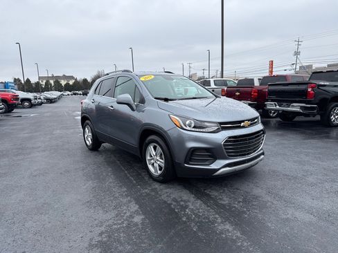 Used 2019 Chevrolet Trax LT w/ LT Convenience Package image 1