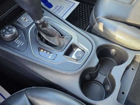 Used 2019 Jeep Cherokee Trailhawk w/ Comfort/Convenience Group image 24