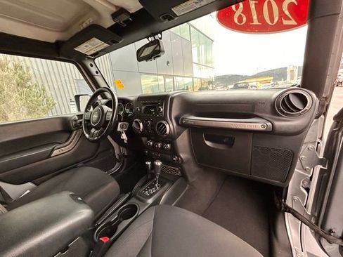 Used 2018 Jeep Wrangler Unlimited Sport S AWD/4WD image 26