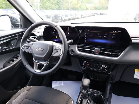 New 2026 Chevrolet TrailBlazer LT w/ Midnight Edition AWD/4WD image 25