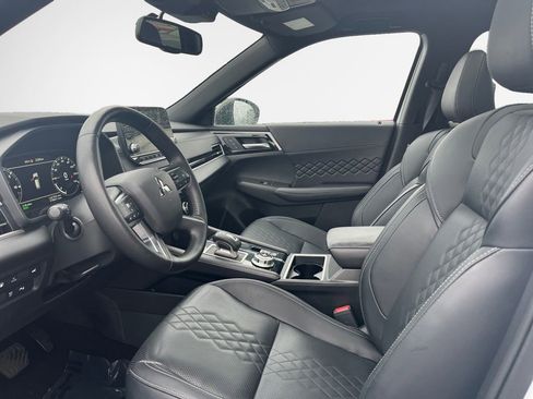 Used 2025 Mitsubishi Outlander SEL Black Edition image 12