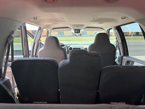Used 2005 Ford Expedition XLT AWD/4WD image 28