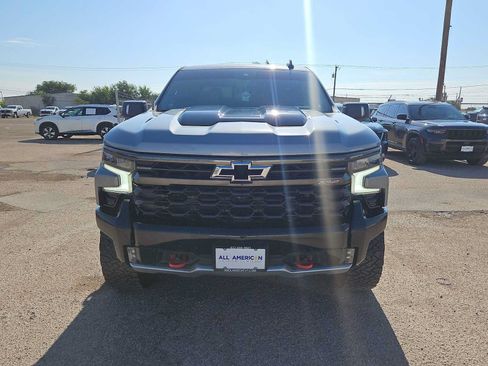 Used 2023 Chevrolet Silverado 1500 ZR2 w/ Technology Package AWD/4WD image 3