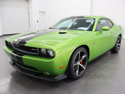 Used 2011 Dodge Challenger SRT8 w/ Green w/Envy Group RWD image 6