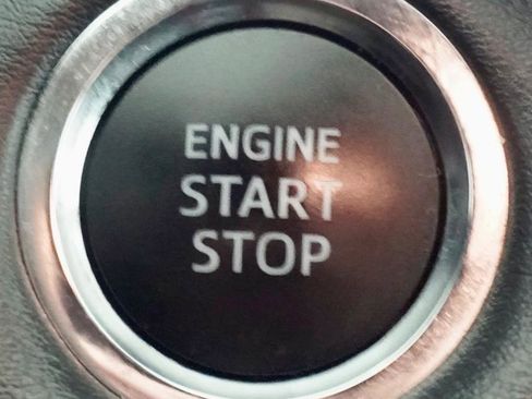 Used 2017 Toyota RAV4 SE image 19