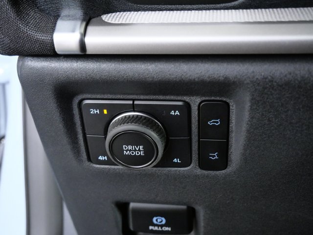 Certified 2025 Ford Expedition Active AWD/4WD image 24