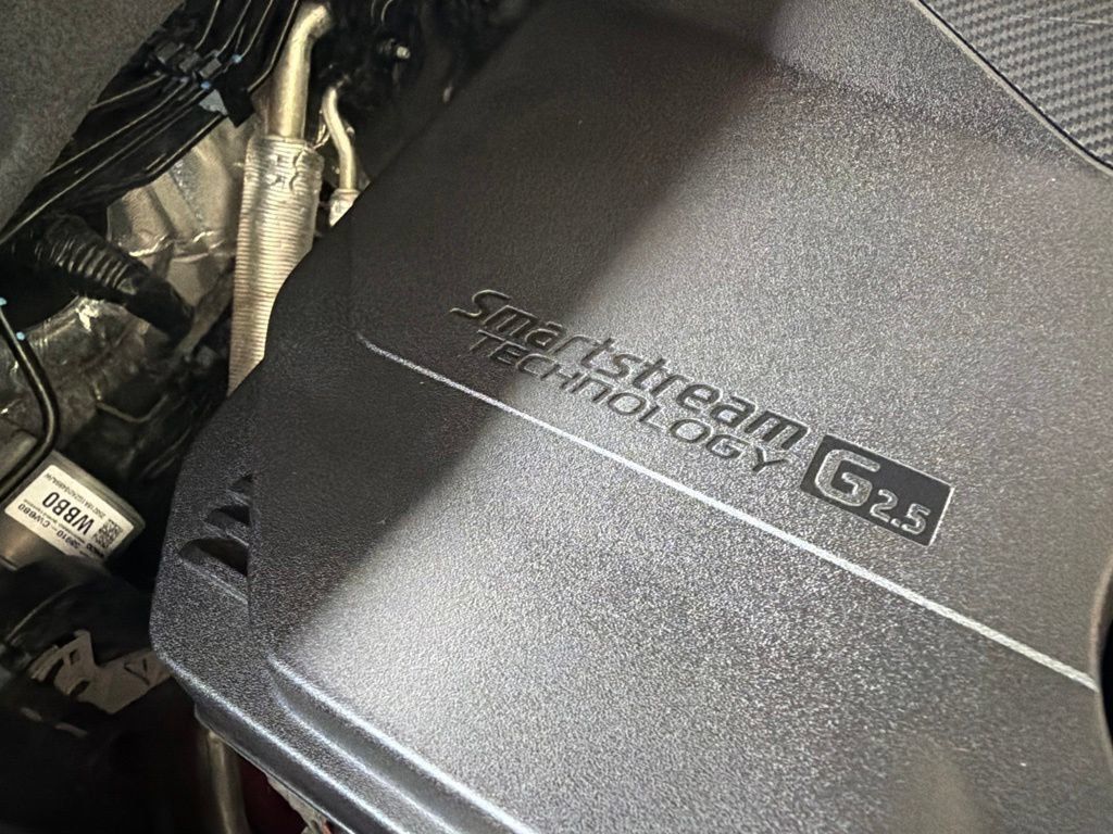 Used 2025 Hyundai Tucson SE FWD image 13