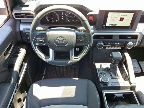 Used 2025 Toyota Tacoma TRD Sport AWD/4WD image 9