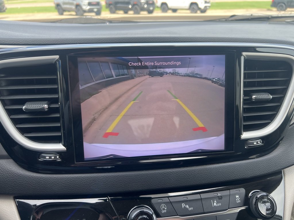 Used 2022 Chrysler Pacifica Touring-L FWD image 27