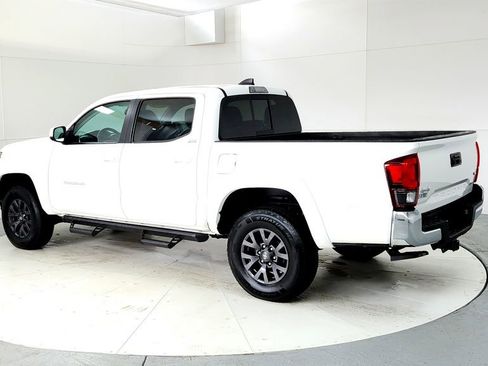 Certified 2023 Toyota Tacoma SR5 AWD/4WD image 4