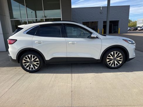 Certified 2020 Ford Escape Titanium w/ Titanium Premium Package 2.0 image 9