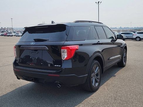 Used 2021 Ford Explorer XLT w/ Equipment Group 202A AWD/4WD image 3