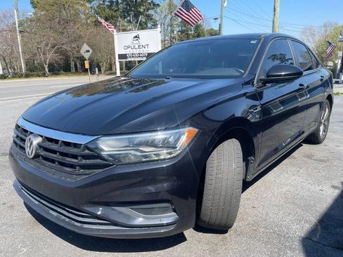 Used 2019 Volkswagen Jetta R-Line image 3