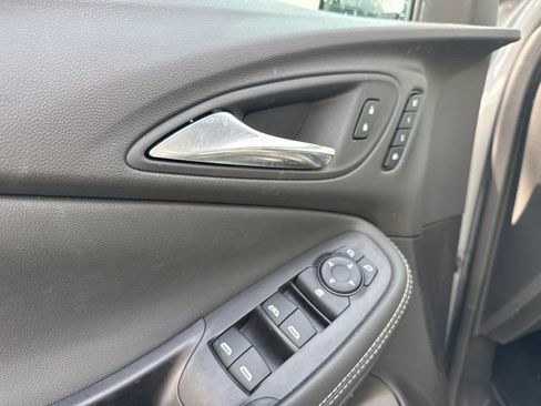 Used 2023 Buick Encore GX Essence w/ Experience Buick Package FWD image 11