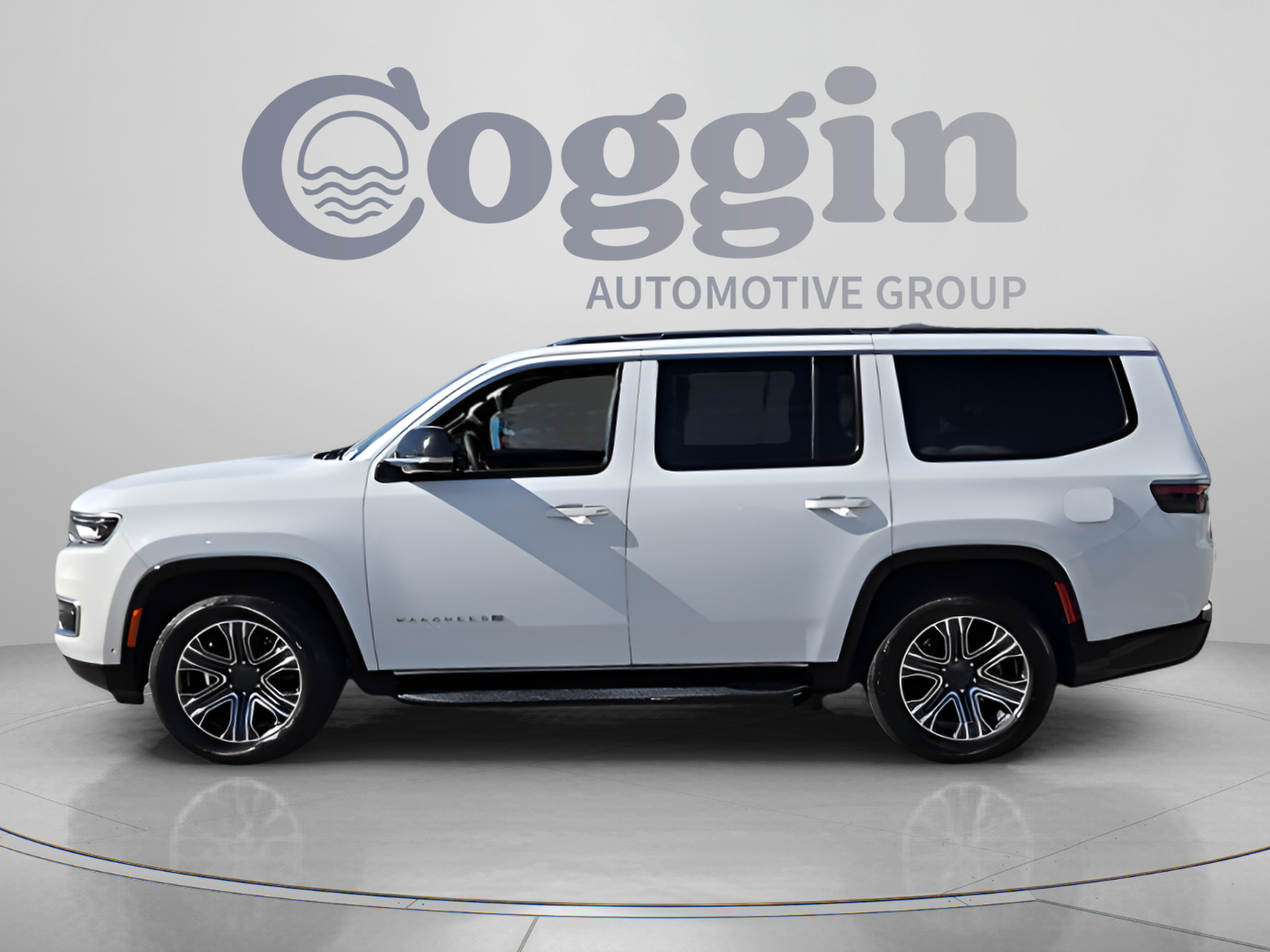Used 2024 Jeep Wagoneer Series II w/ Flexible Seating Group RWD image 2