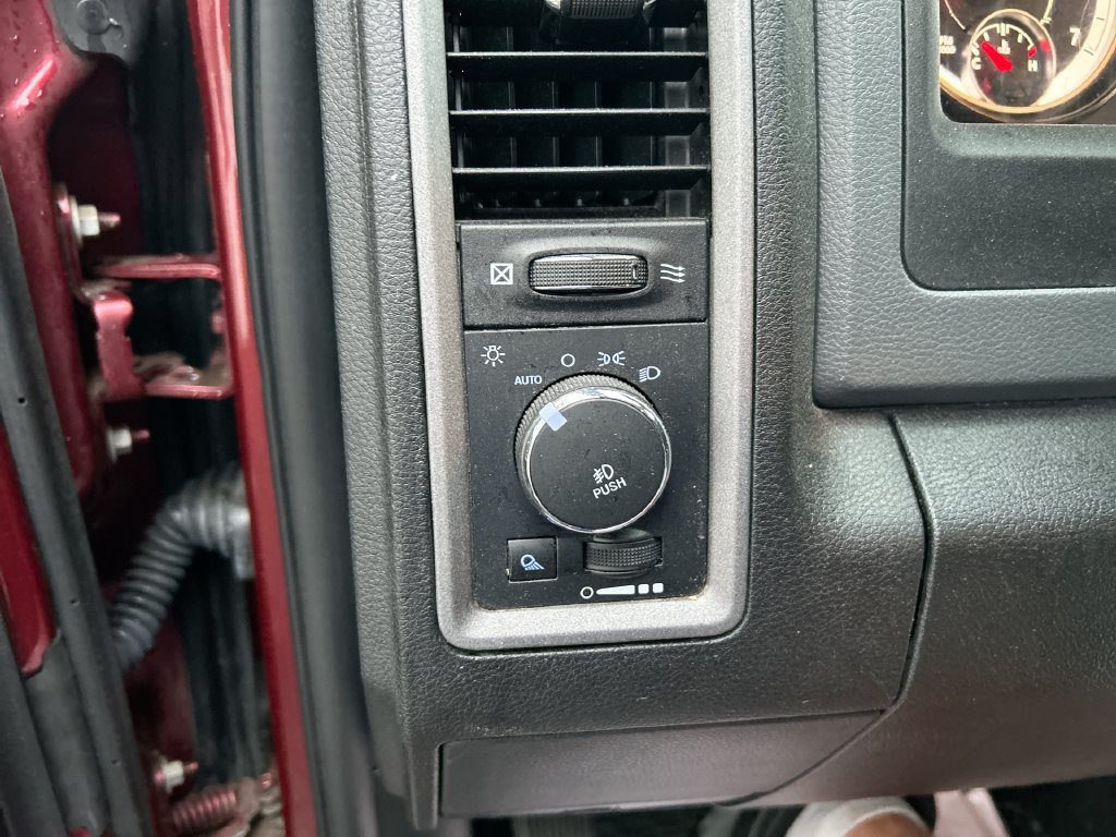 Used 2017 RAM 1500 Express w/ Express Value Package AWD/4WD image 15