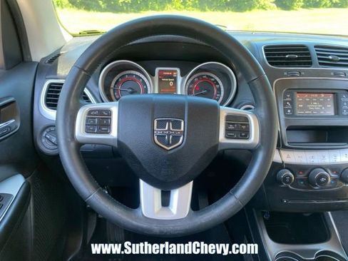 Used 2019 Dodge Journey SE w/ Connectivity Group FWD image 17